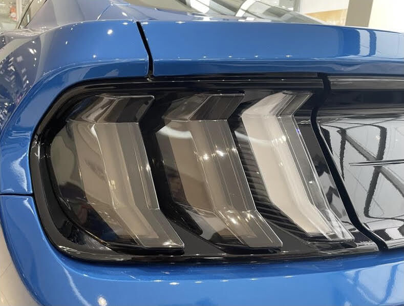 Przyciemniające Nakładki Na Tylne Lampy (MUSTANG 18-21)