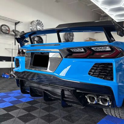 Rear Diffuser With Fins - Gloss Black (CORVETTE C8 20-24 Stingray)