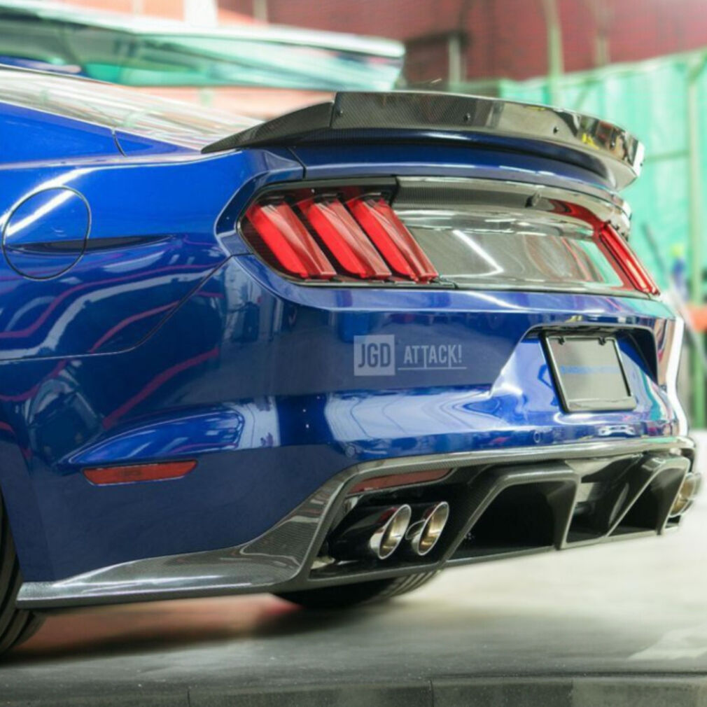 Rear Bumper - Premium Version (MUSTANG 15-17 Ecoboost, V6, GT)