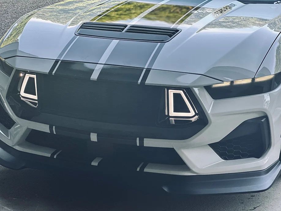 Upper Grille With LED - DARKHORSE style - Gloss Black (MUSTANG 24-25 GT, Ecoboost)