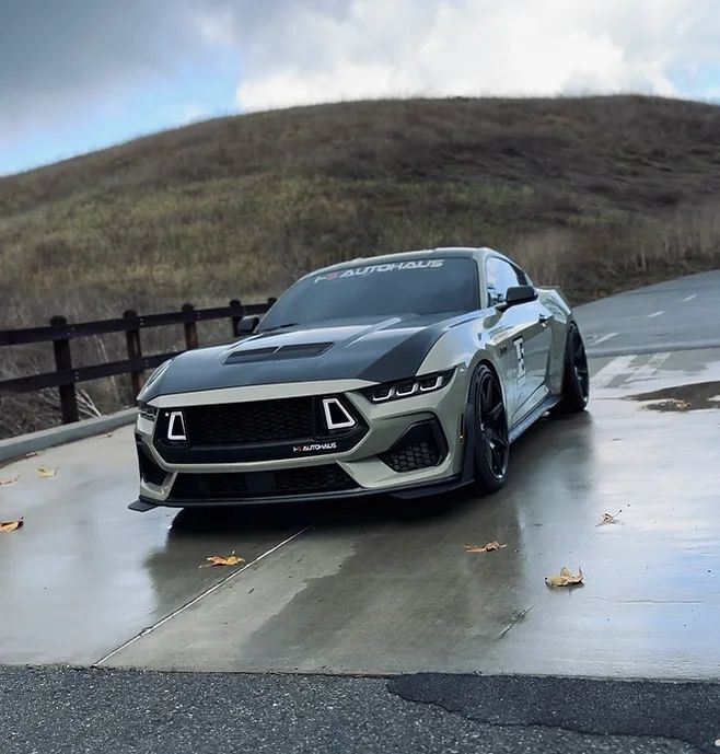 Upper Grille With LED - DARKHORSE style - Gloss Black (MUSTANG 24-25 GT, Ecoboost)