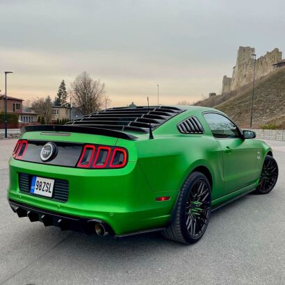 COMPETITION Style Rear Bumper Lower Diffuser - Gloss Black (MUSTANG 13-14)