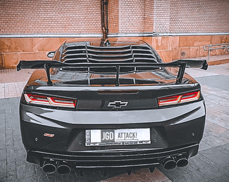 Quad-Exhaust Rear Diffuser with Fins - ZL1/SS Style (CAMARO 16-23)