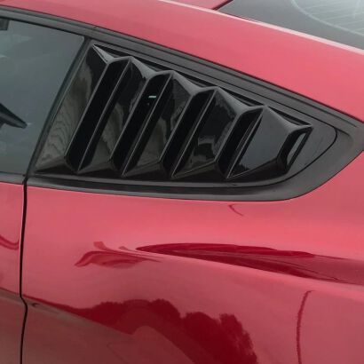 SpeedForm Vintage Quarter Window Louvers - Gloss Black (MUSTANG 15-23 Fastback)