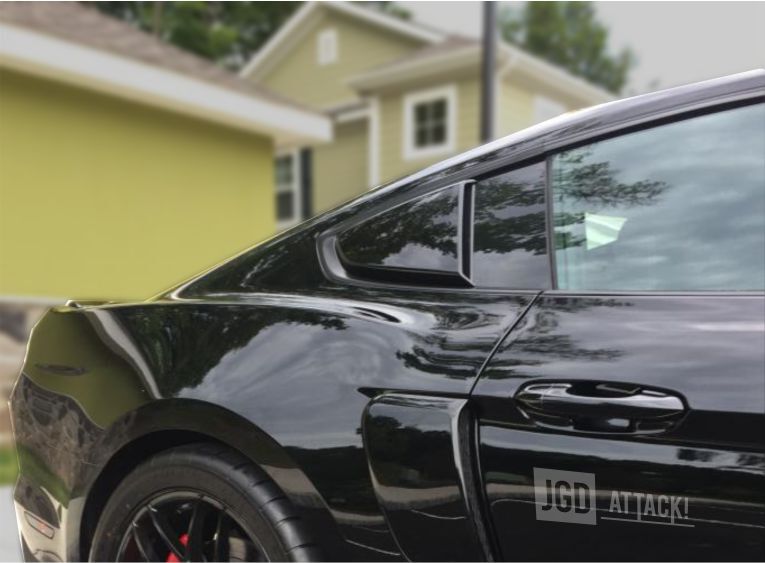 Quarter Window Scoops - Gloss Black (MUSTANG 15-23 Fastback)