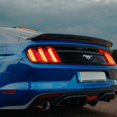 Spoiler Tylnej Klapy GT350 Styl - Czarny Połysk (MUSTANG 15-21 Fastback)